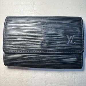 Pre-loved Louis Vuitton Black Epi Leather Key Holder